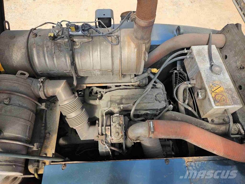 Hyundai HW 145 轮式挖掘机