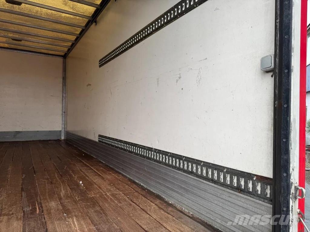 Volvo FL 12.240 4X2 EURO 5 CLOSED BOX TÜV TILL 12-2026 Camiones con caja de remolque