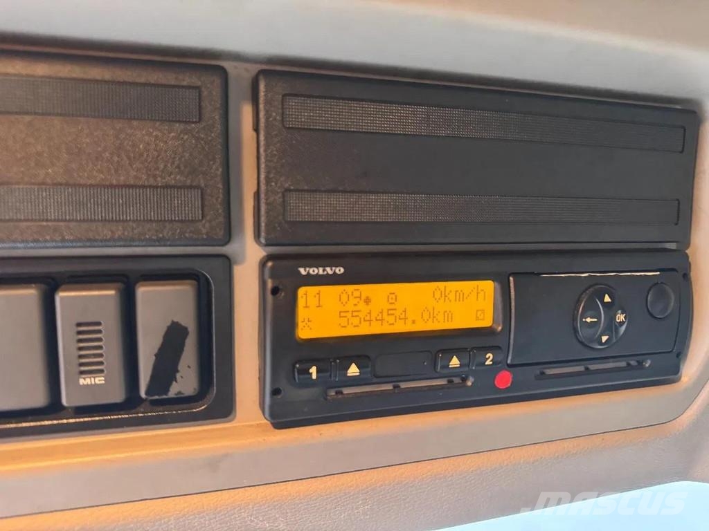Volvo FL 12.240 4X2 EURO 5 CLOSED BOX TÜV TILL 12-2026 Camiones con caja de remolque