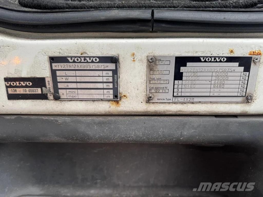 Volvo FL 12.240 4X2 EURO 5 CLOSED BOX TÜV TILL 12-2026 Camiones con caja de remolque