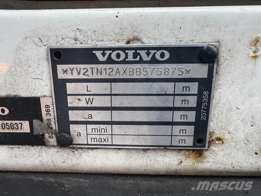 Volvo FL 12.240 4X2 EURO 5 CLOSED BOX TÜV TILL 12-2026 Camiones con caja de remolque