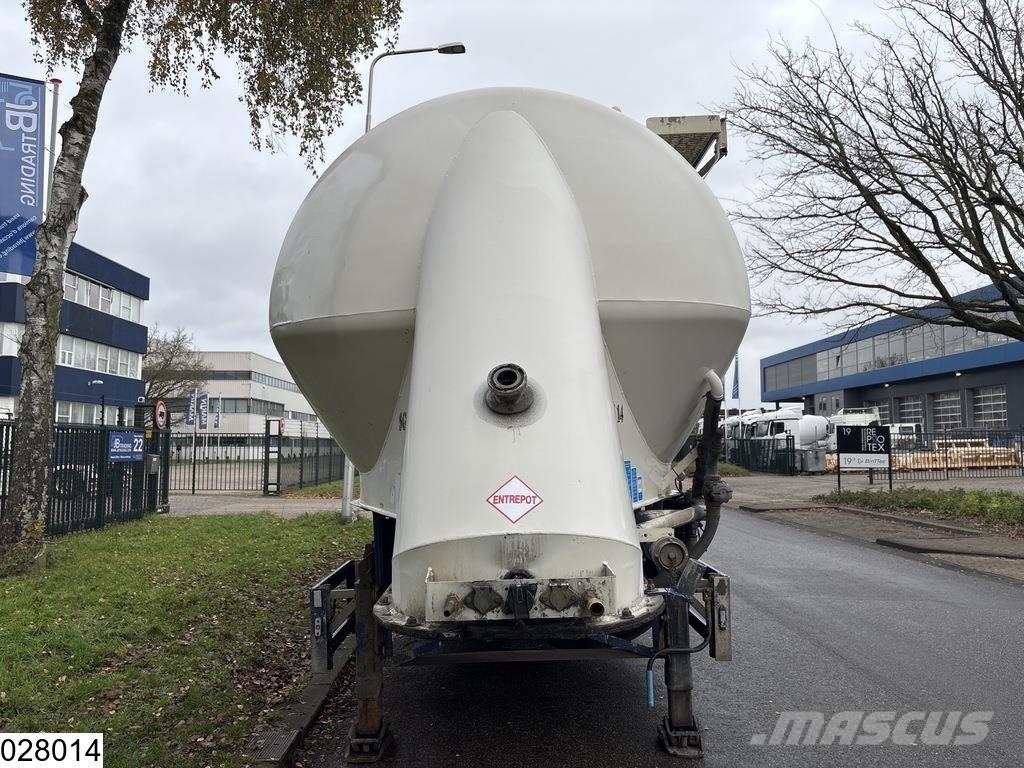 Feldbinder Silo 40.000 Liter Tanker semi-trailers