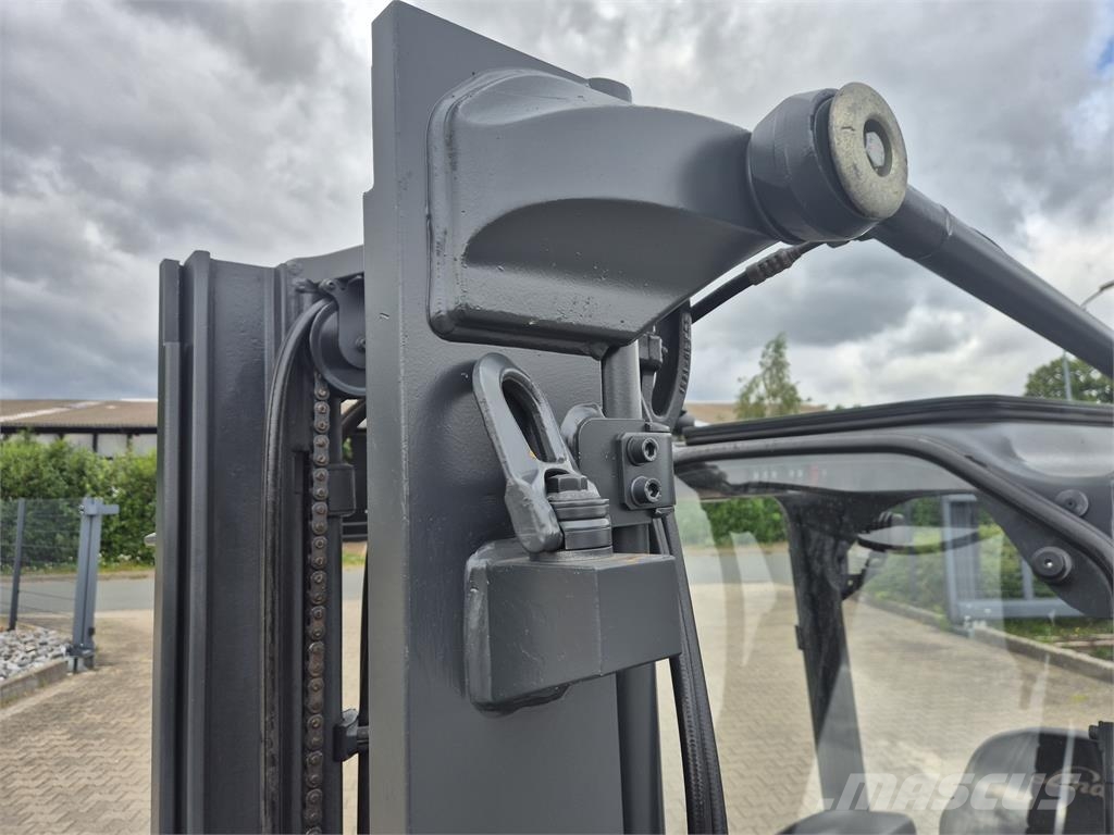 Linde E16C 电动叉车