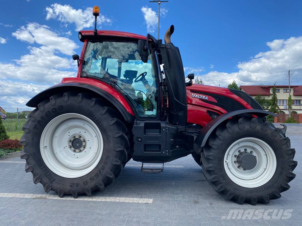 Valtra T 234 Versu Traktory