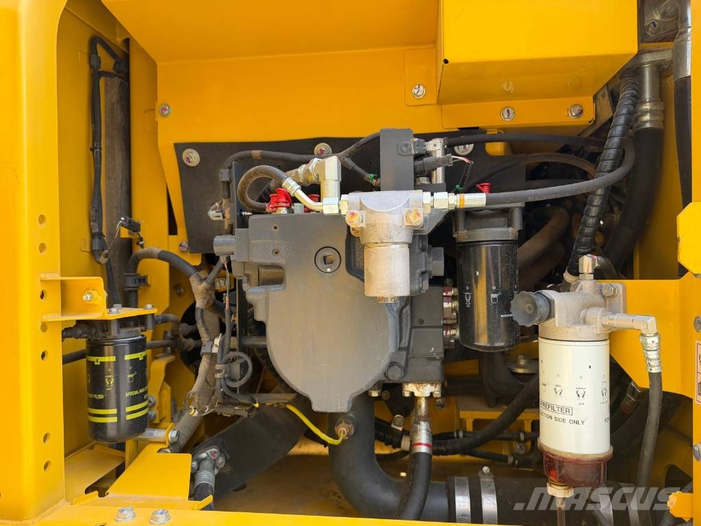 Komatsu PC210LC-11 Εκσκαφείς με ερπύστριες