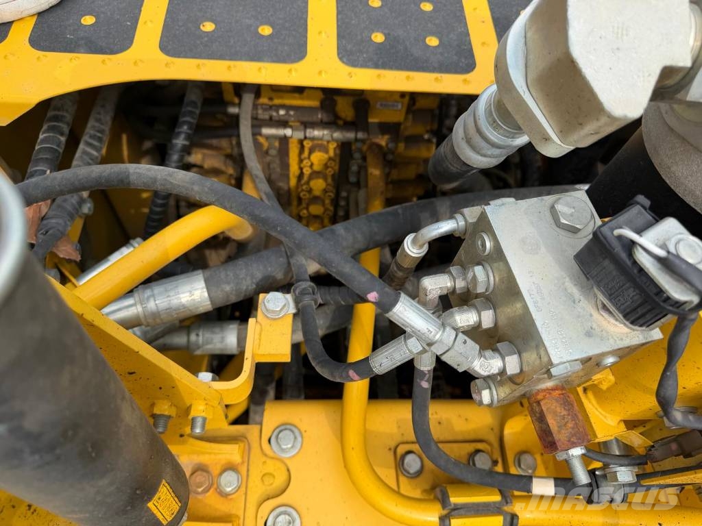 Komatsu PC210LC-11 Εκσκαφείς με ερπύστριες