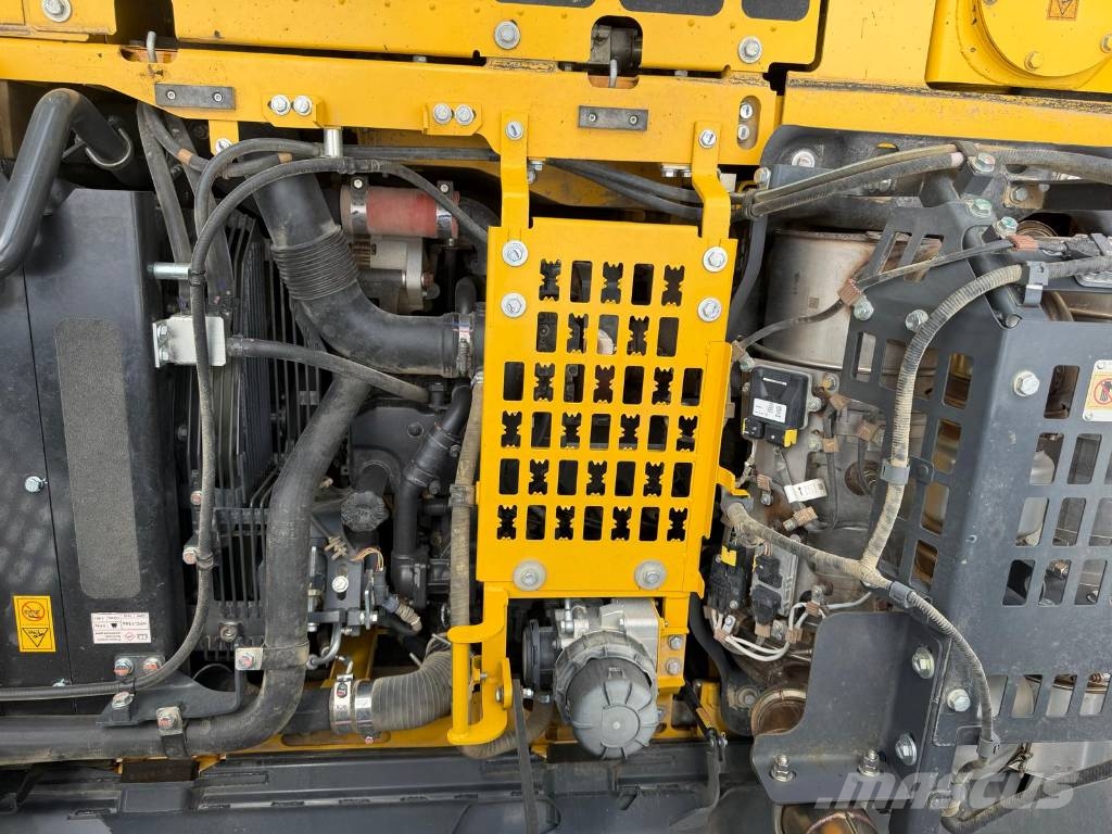 Komatsu PC210LC-11 Εκσκαφείς με ερπύστριες