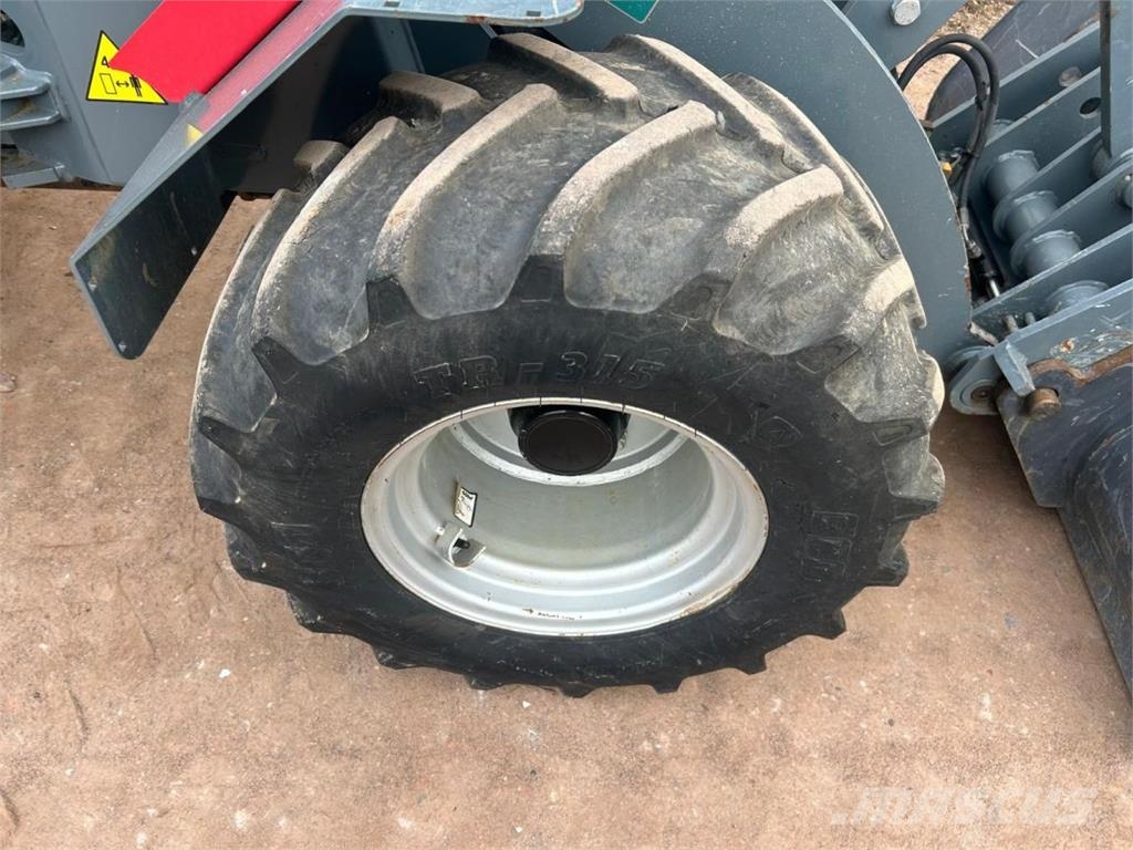 GiANT G2700 Xtra HD (9748) Utovarivači na kotačima