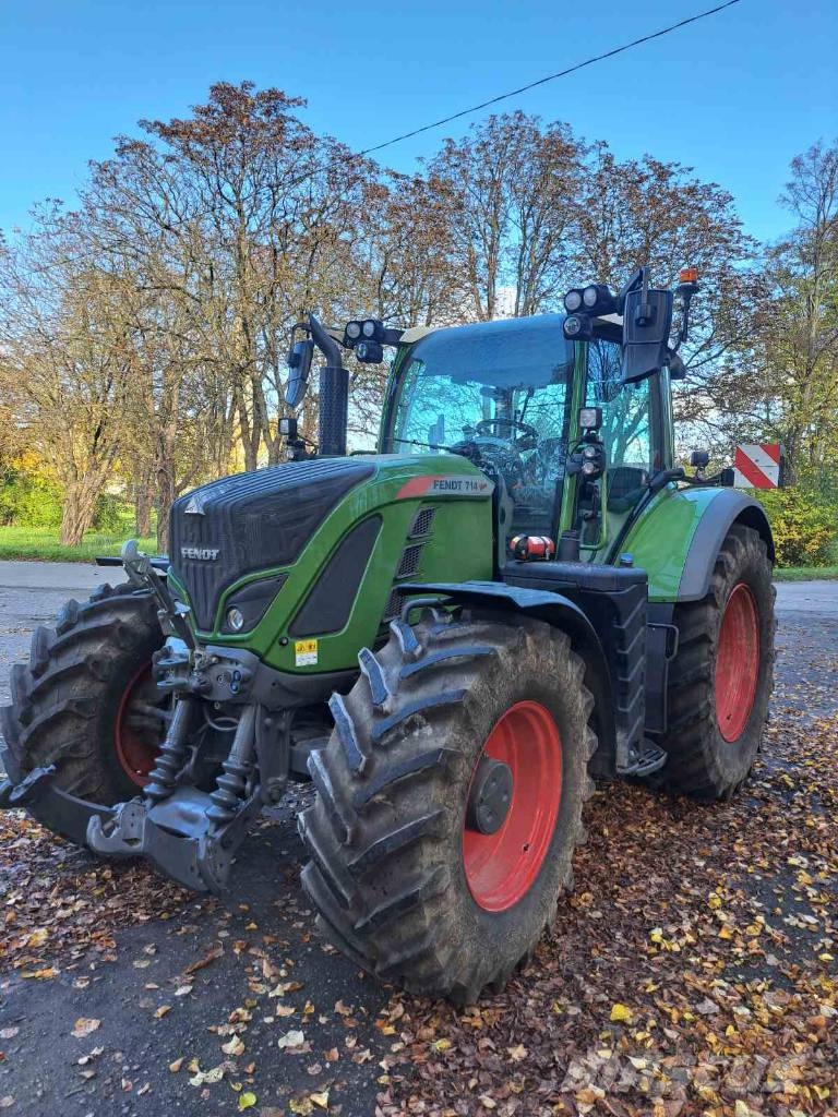 Fendt 714 Vario Traktorji