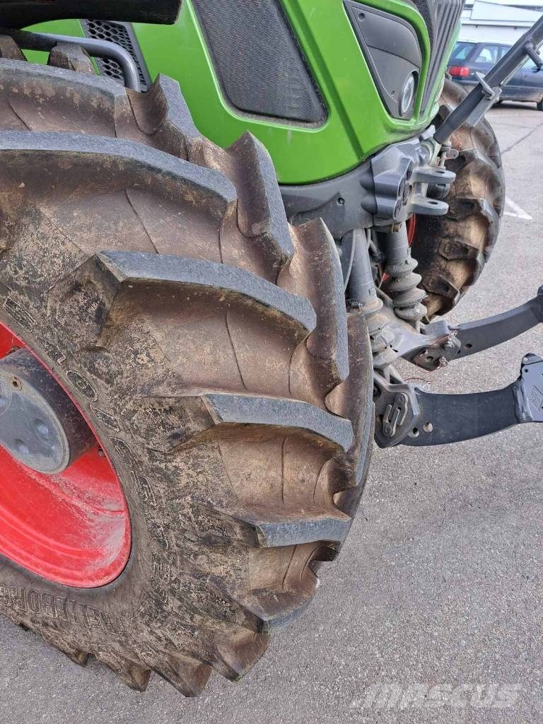 Fendt 714 Vario Traktorji