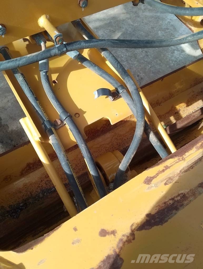 CAT 140 Grejdery