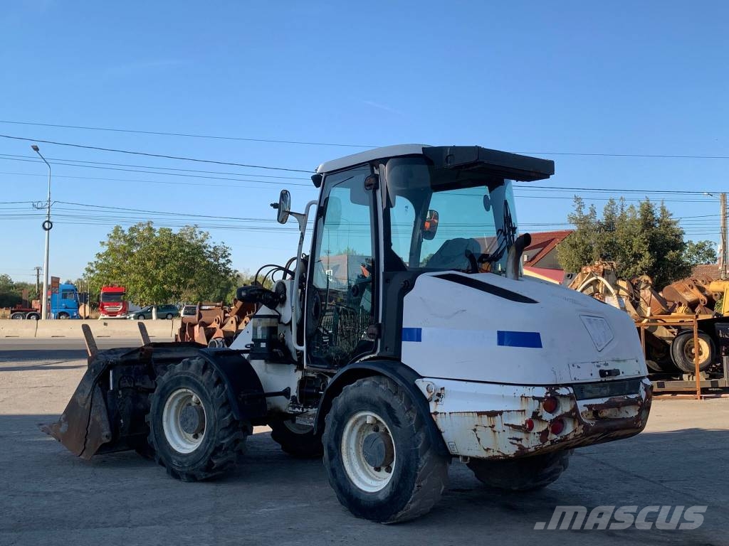 JCB 406 Pale gommate