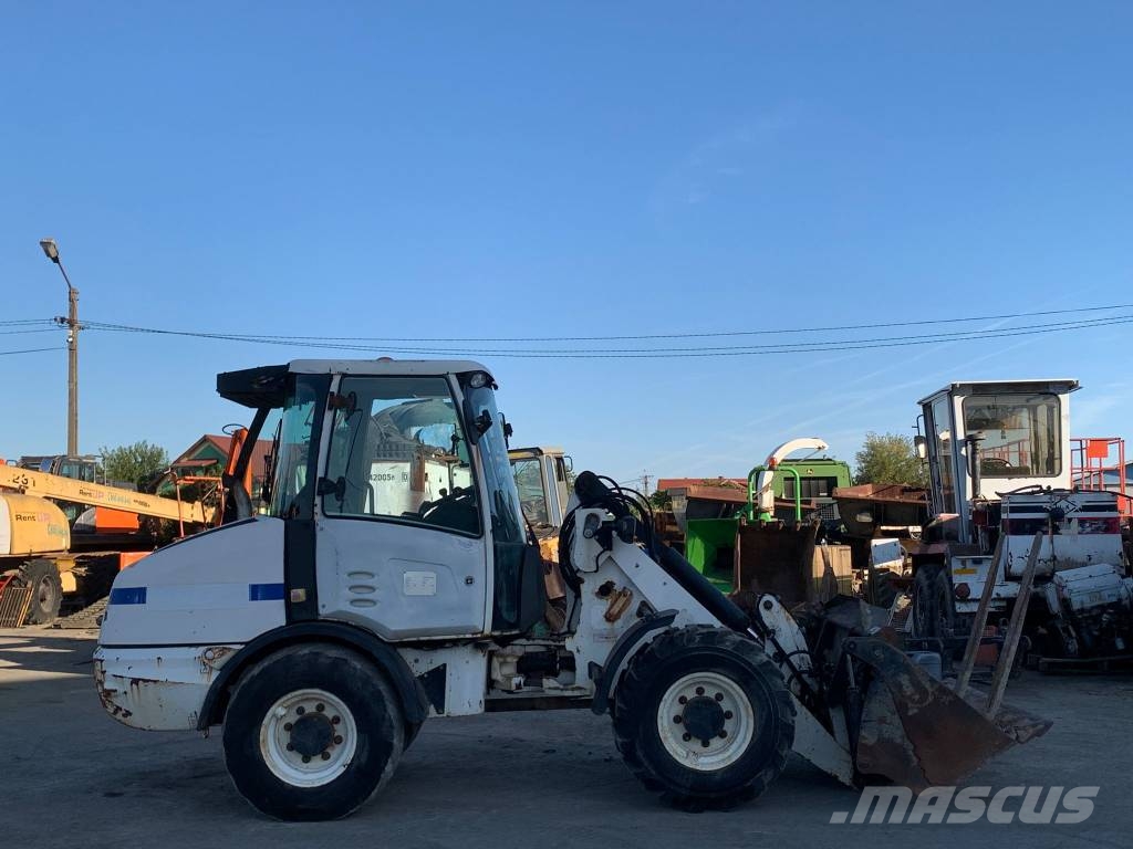 JCB 406 Pale gommate