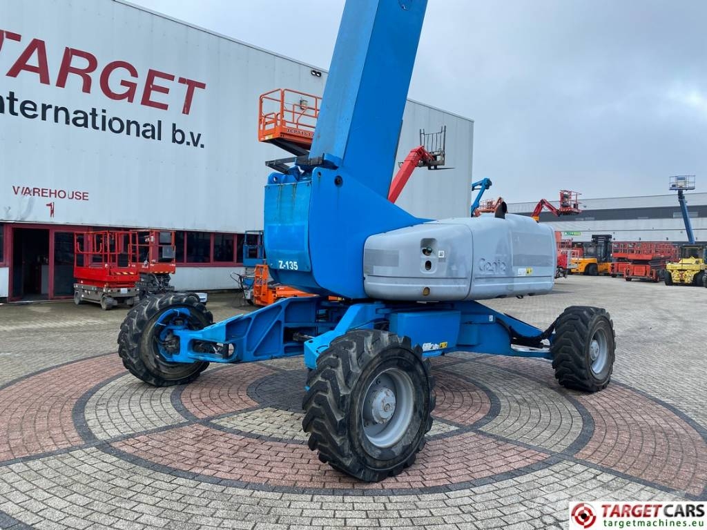 Genie Z-135/70 Articulated 4x4x4 Diesel Boom Lift 4315cm Kompaktsed poomtõstukid