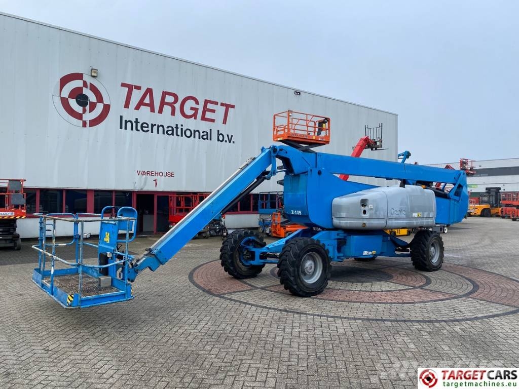Genie Z-135/70 Articulated 4x4x4 Diesel Boom Lift 4315cm Kompaktsed poomtõstukid