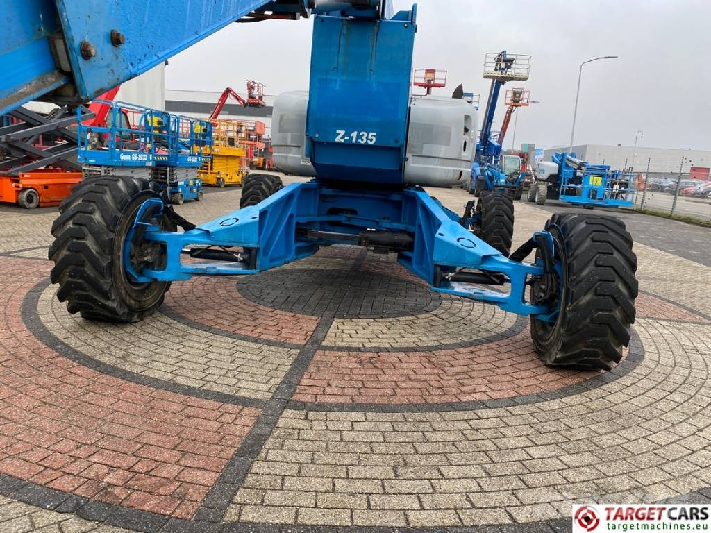 Genie Z-135/70 Articulated 4x4x4 Diesel Boom Lift 4315cm Kompaktsed poomtõstukid