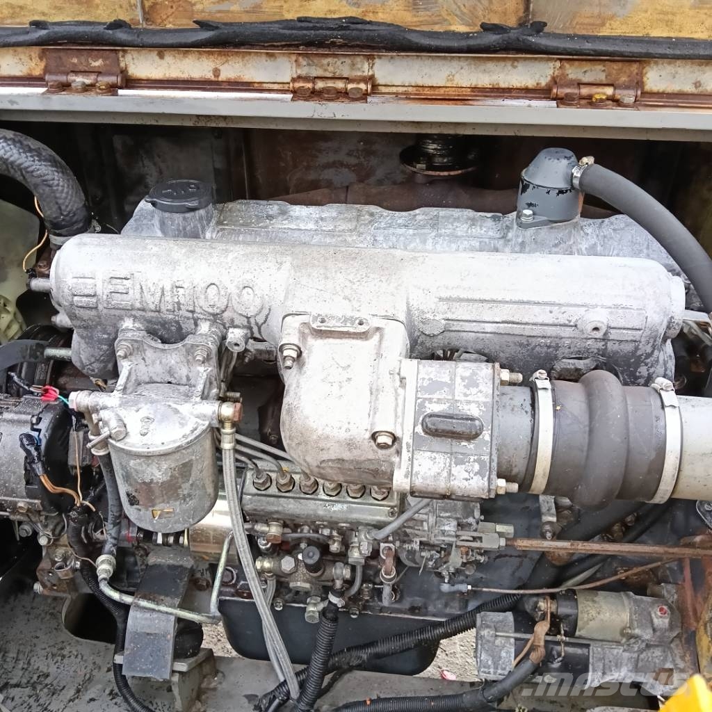 Hitachi KH 180-3 Dvigala na gosenicah