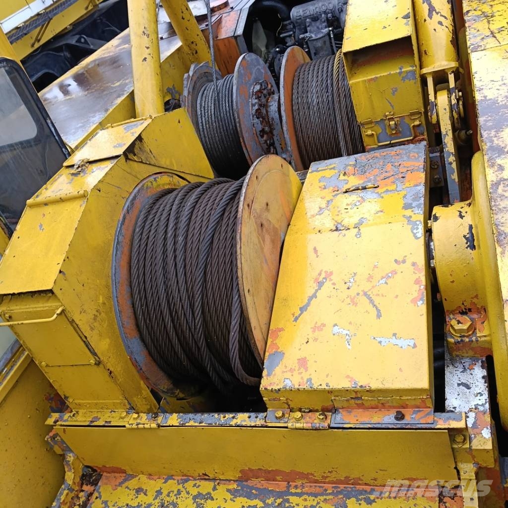 Hitachi KH 180-3 Dvigala na gosenicah