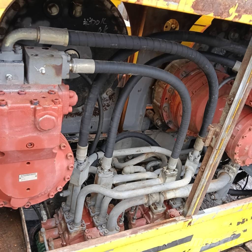 Hitachi KH 180-3 Dvigala na gosenicah