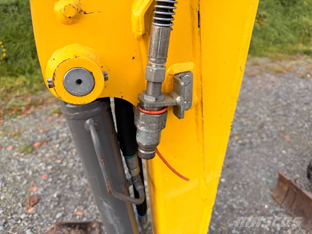 Wacker Neuson 803 Dual Power حفارات زحافة