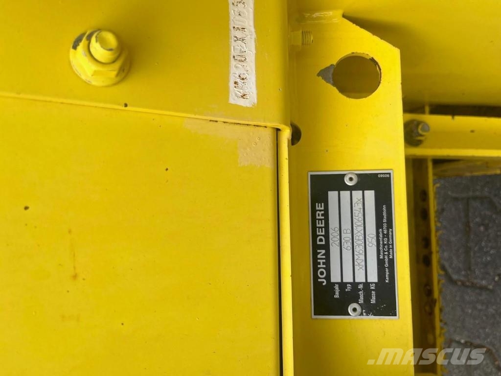 John Deere 630B Szecskázók
