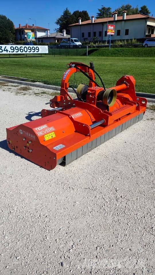 Tierre TIGRA REVERS 220 معدات العناية بالأرض - غير ذلك