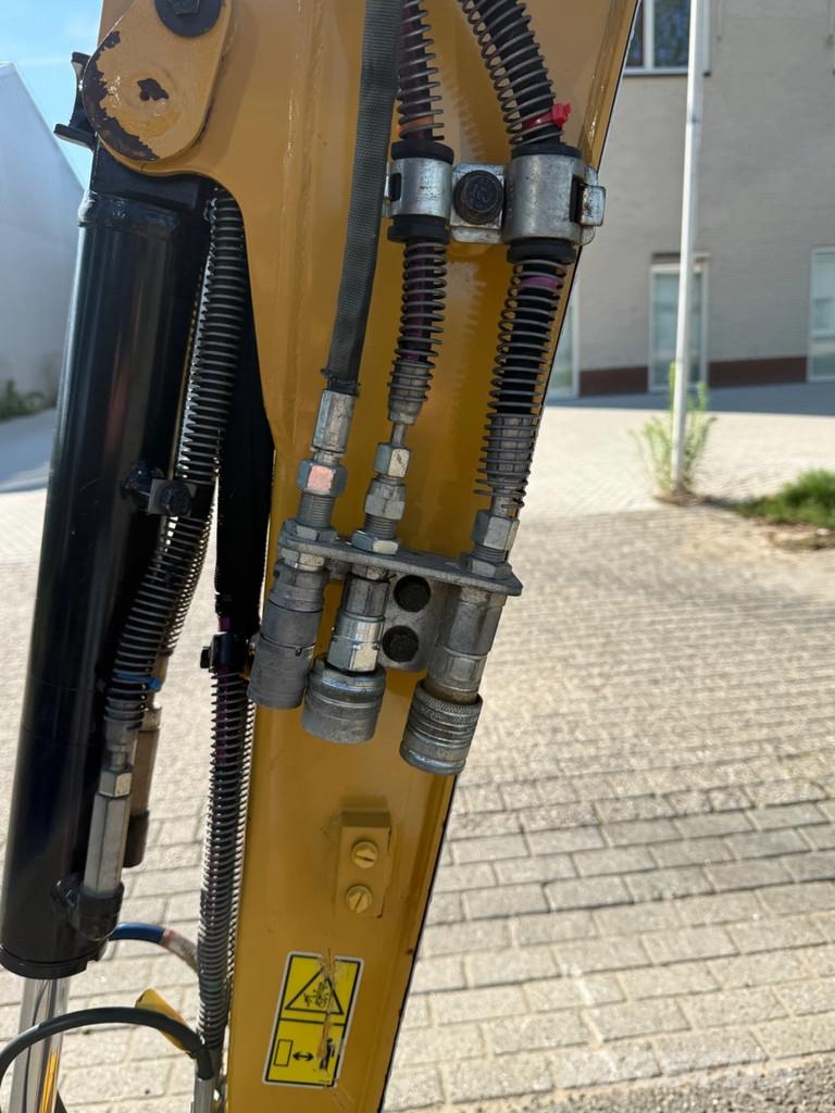 CAT 302NG Мини екскаватори < 7 т
