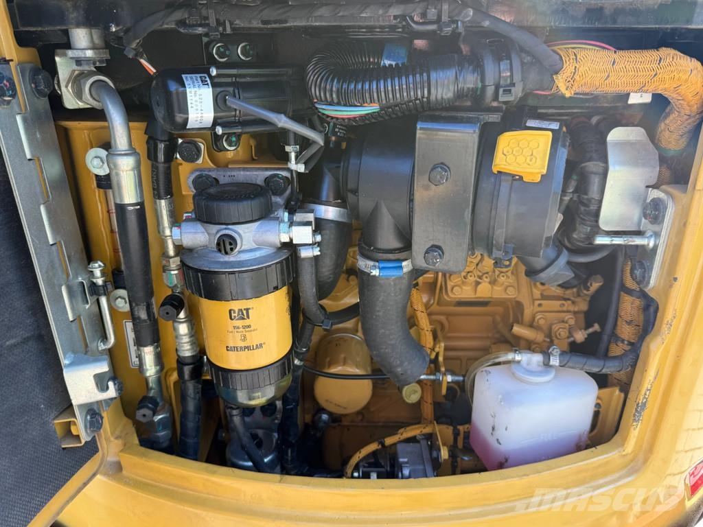 CAT 302NG Мини екскаватори < 7 т