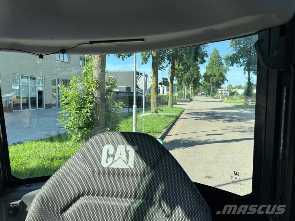 CAT 302NG Мини екскаватори < 7 т