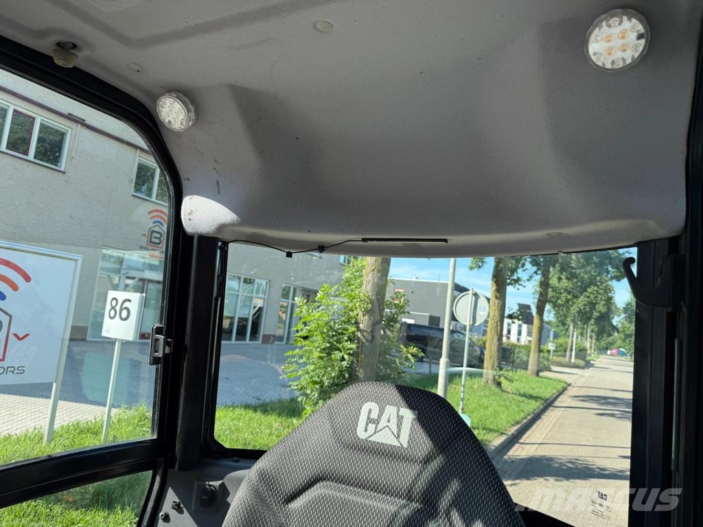 CAT 302NG Мини екскаватори < 7 т