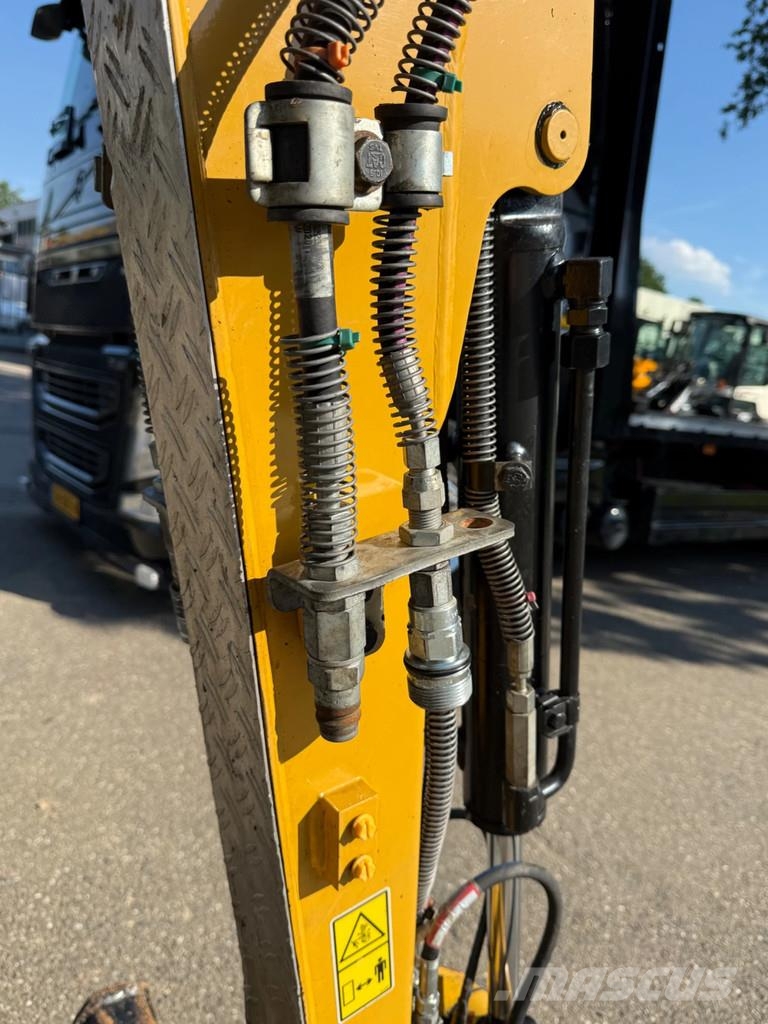 CAT 302NG Мини екскаватори < 7 т