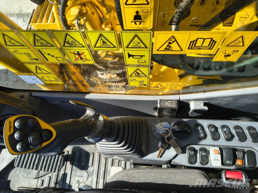 Komatsu PC 170 LC-11 حفارات زحافة