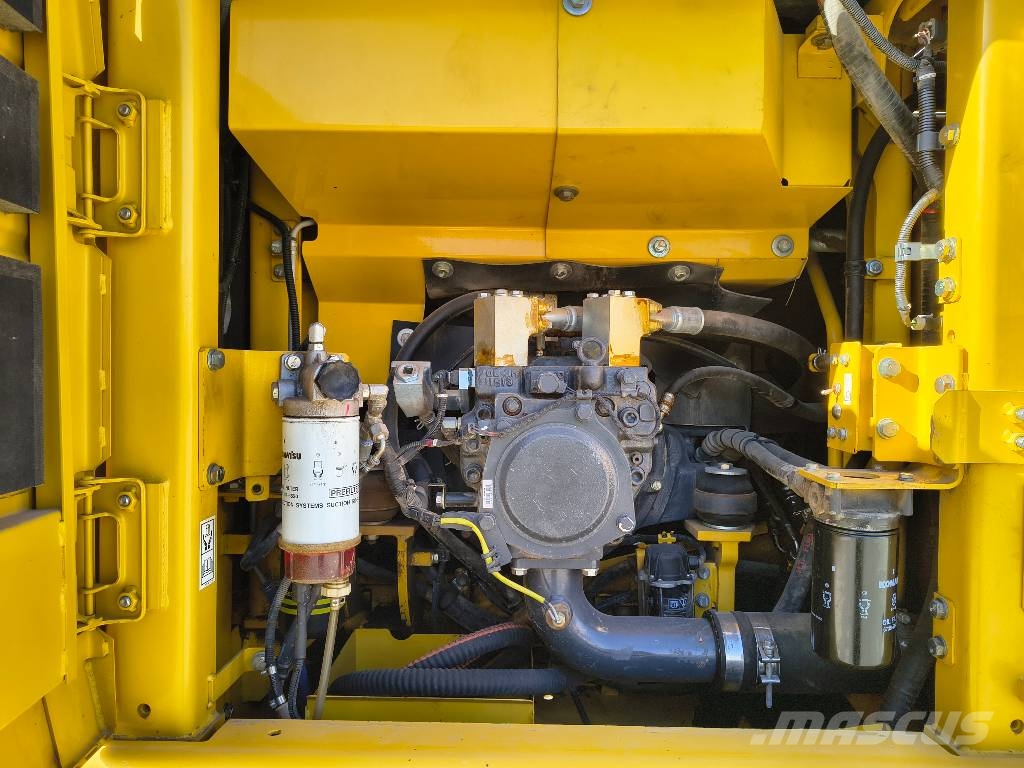 Komatsu PC 170 LC-11 حفارات زحافة