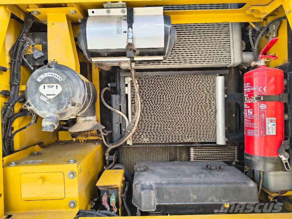 Komatsu PC 170 LC-11 حفارات زحافة