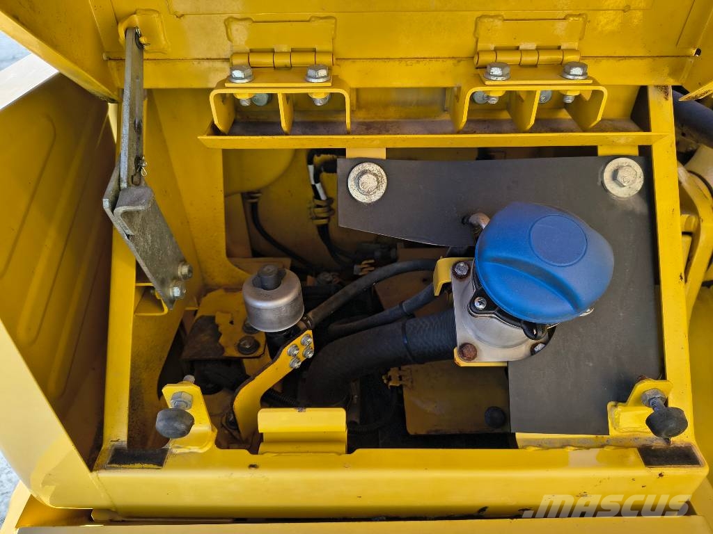 Komatsu PC 170 LC-11 حفارات زحافة