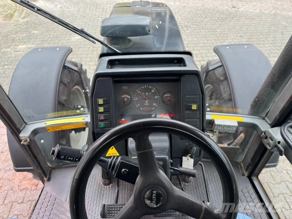 Valtra Valmet 6800 Traktori