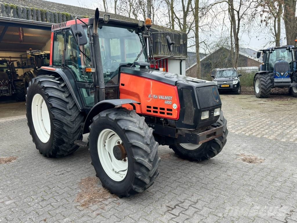 Valtra Valmet 6800 Traktori
