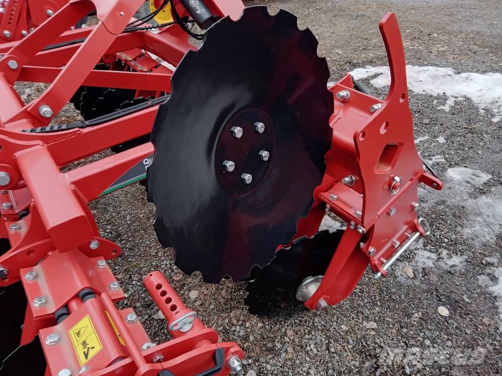 Kverneland QUALIDISC Farmer 3001 lautasmuokkain ディスクハロー
