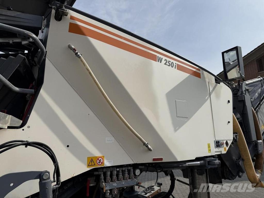 Wirtgen W 250i Máquinas moledoras de asfalto en frío