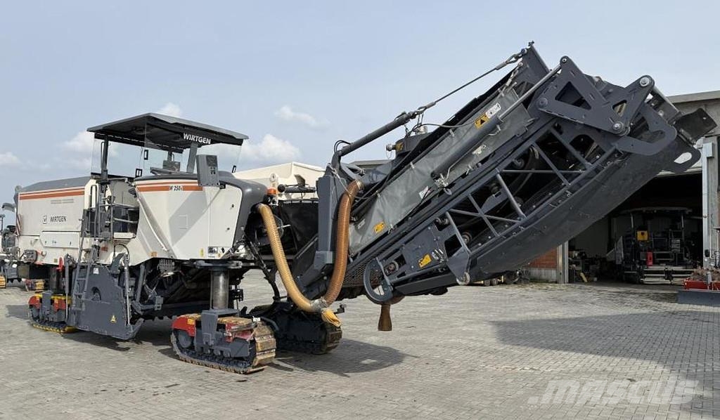 Wirtgen W 250i Máquinas moledoras de asfalto en frío