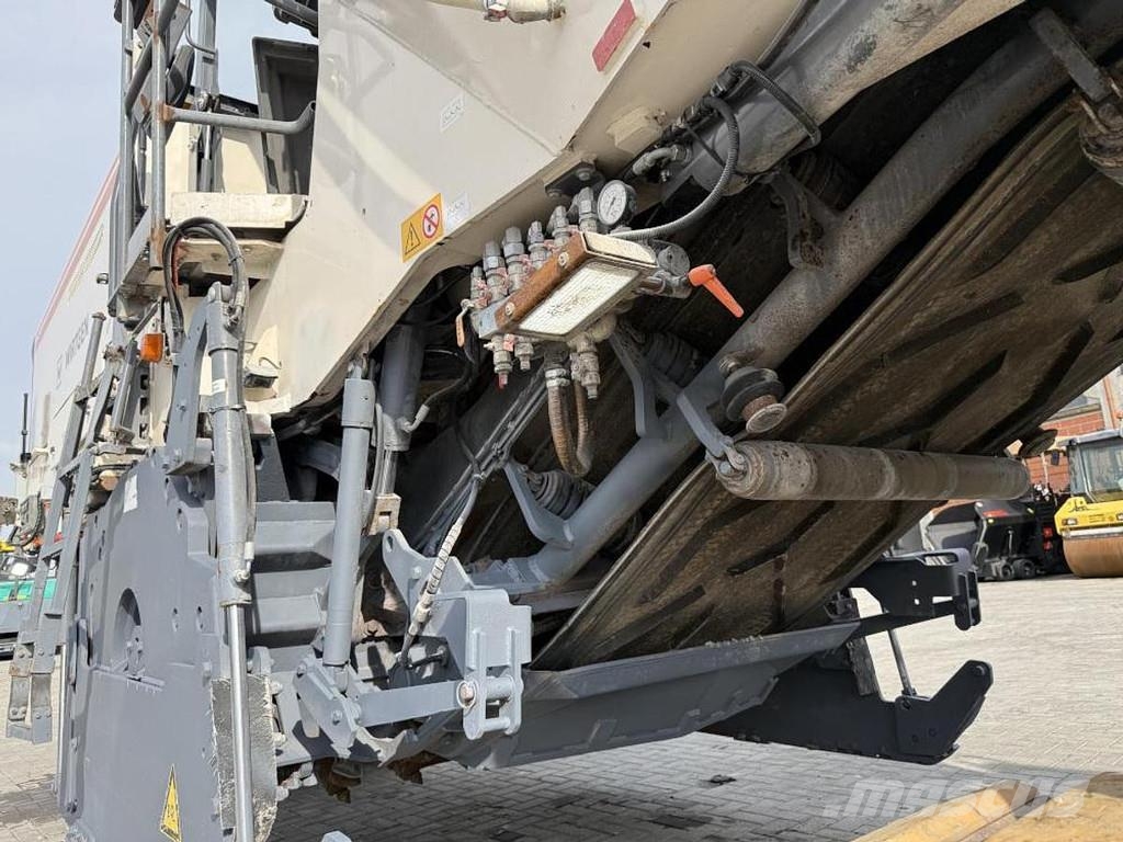 Wirtgen W 250i Máquinas moledoras de asfalto en frío
