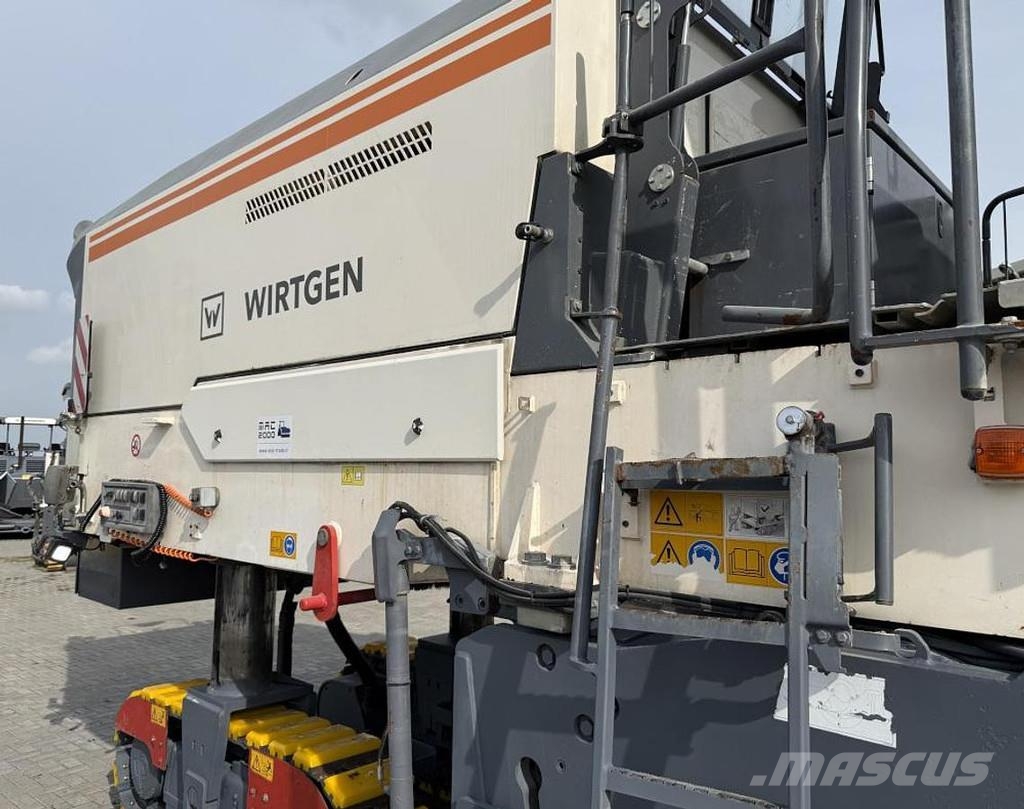 Wirtgen W 250i Máquinas moledoras de asfalto en frío