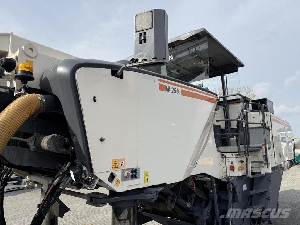 Wirtgen W 250i Máquinas moledoras de asfalto en frío