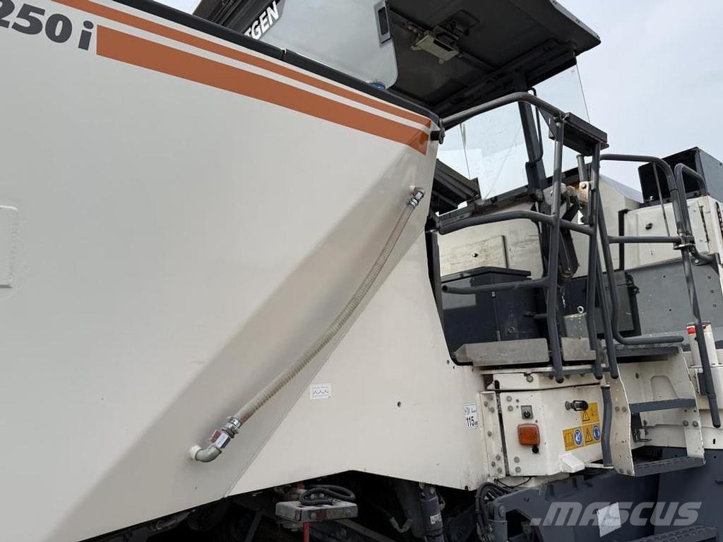 Wirtgen W 250i Máquinas moledoras de asfalto en frío