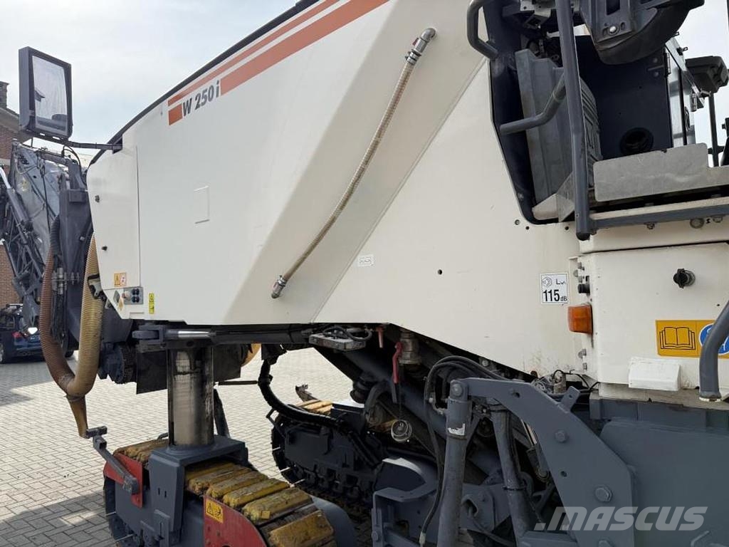 Wirtgen W 250i Máquinas moledoras de asfalto en frío