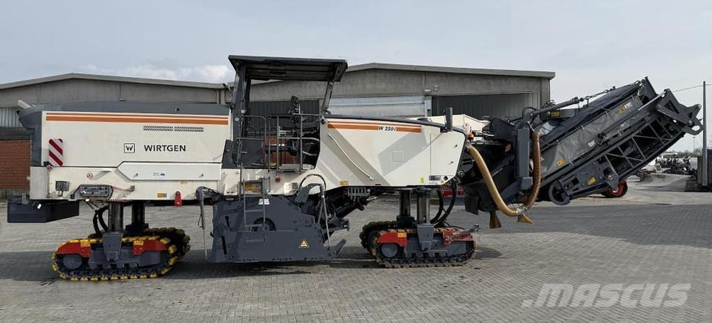 Wirtgen W 250i Máquinas moledoras de asfalto en frío