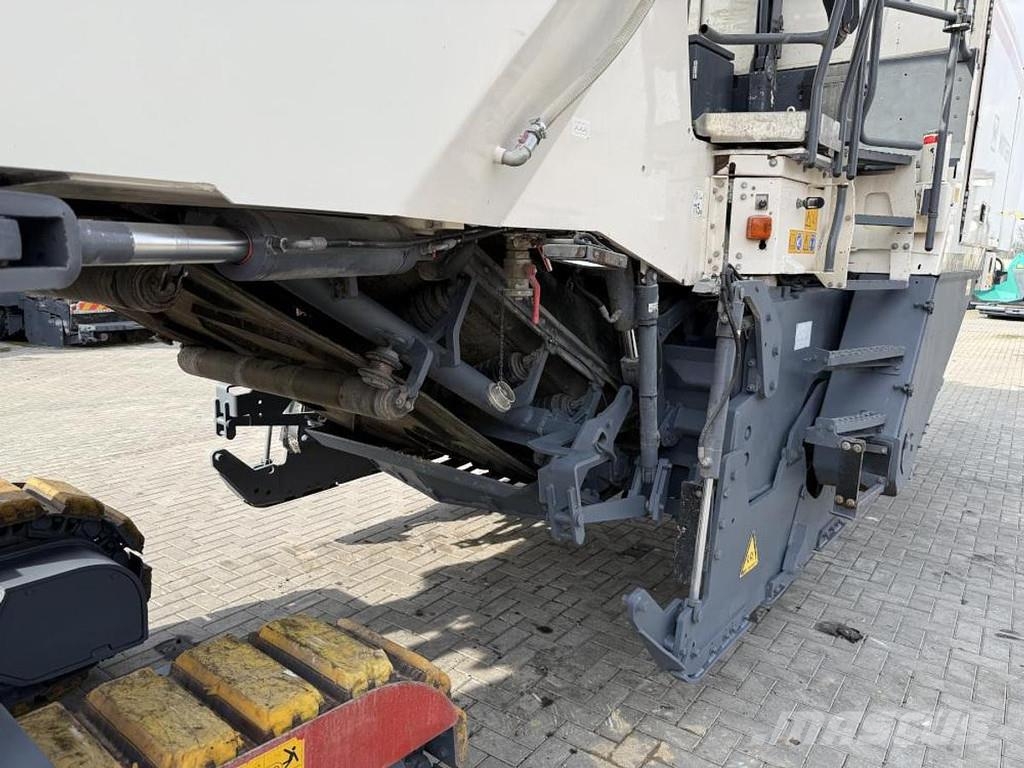 Wirtgen W 250i Máquinas moledoras de asfalto en frío