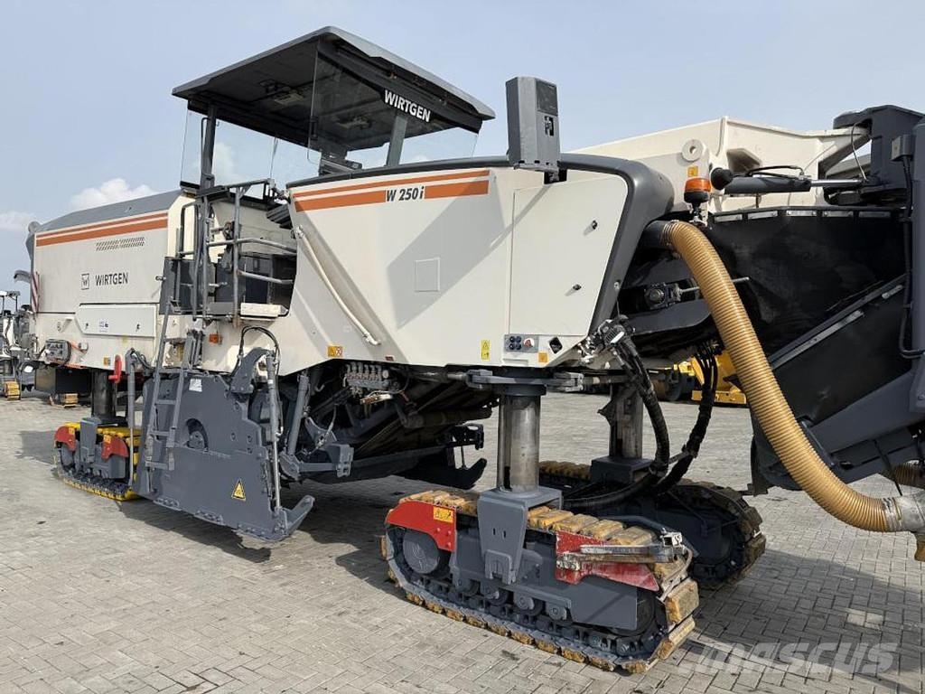Wirtgen W 250i Máquinas moledoras de asfalto en frío