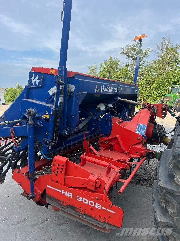 Kuhn HR 3002 كاسحات