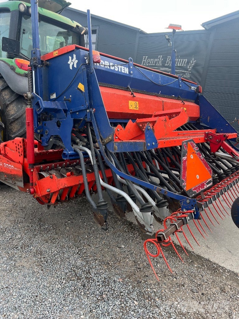 Kuhn HR 3002 كاسحات